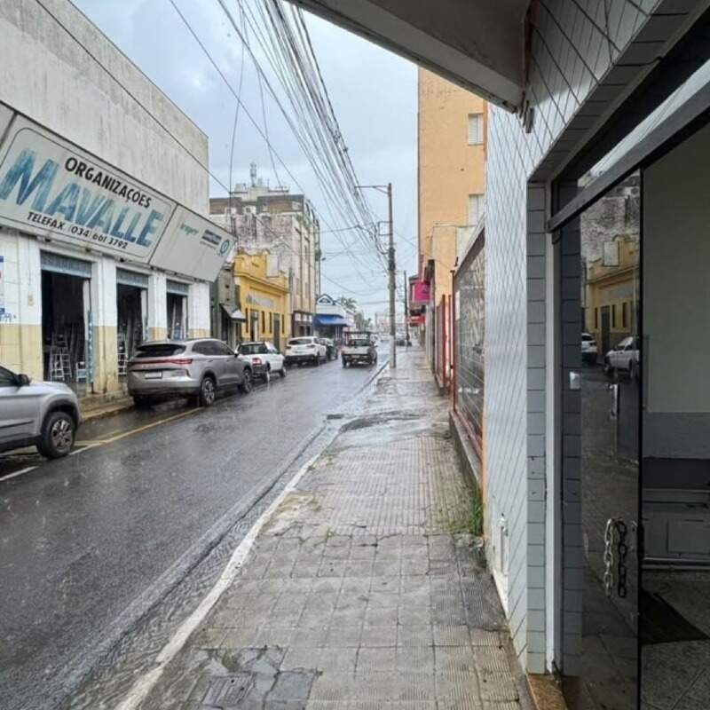Sala para aluguel no Centro: 