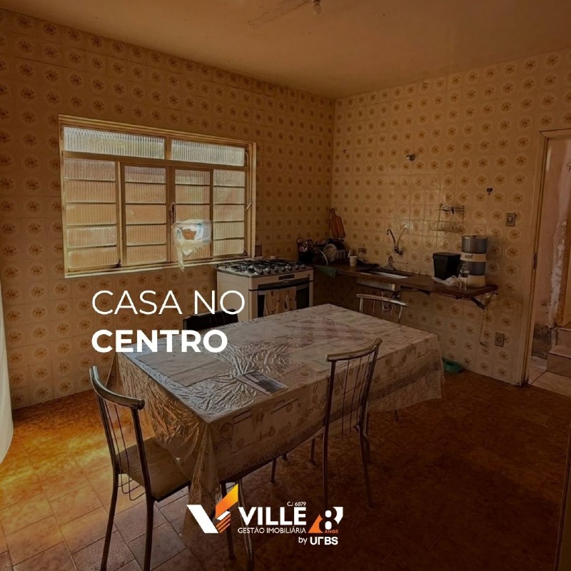 Casa à venda no Centro: 