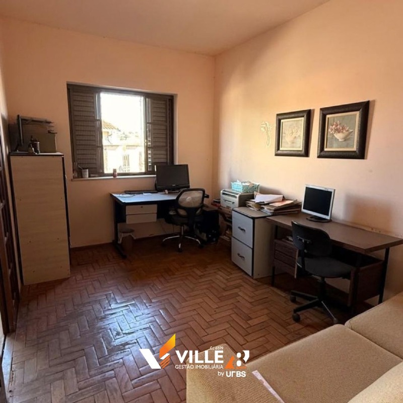 Casa à venda no Centro: 