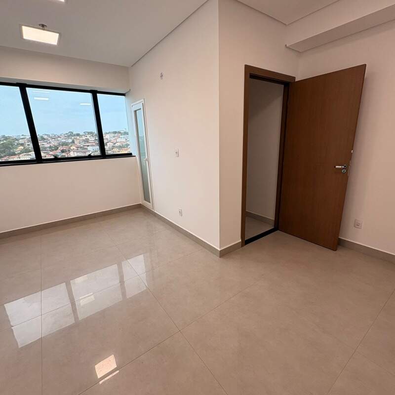 Sala para aluguel no Vila Silvéria: 