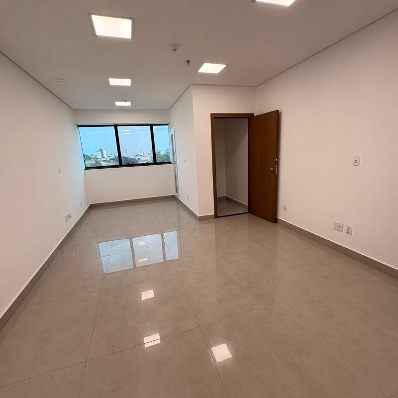 Sala para aluguel no Vila Silvéria: 