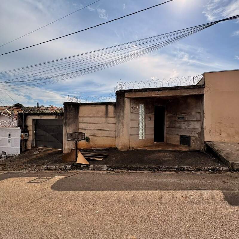 Casa para aluguel no Alvorada: 