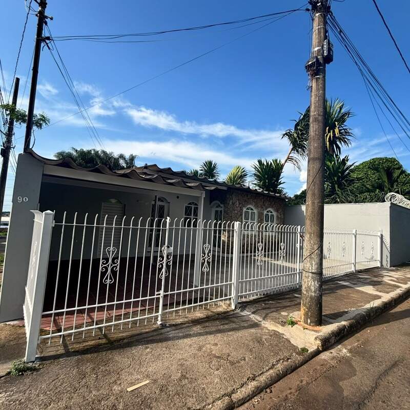 Casa para aluguel no Vila Fertiza: 