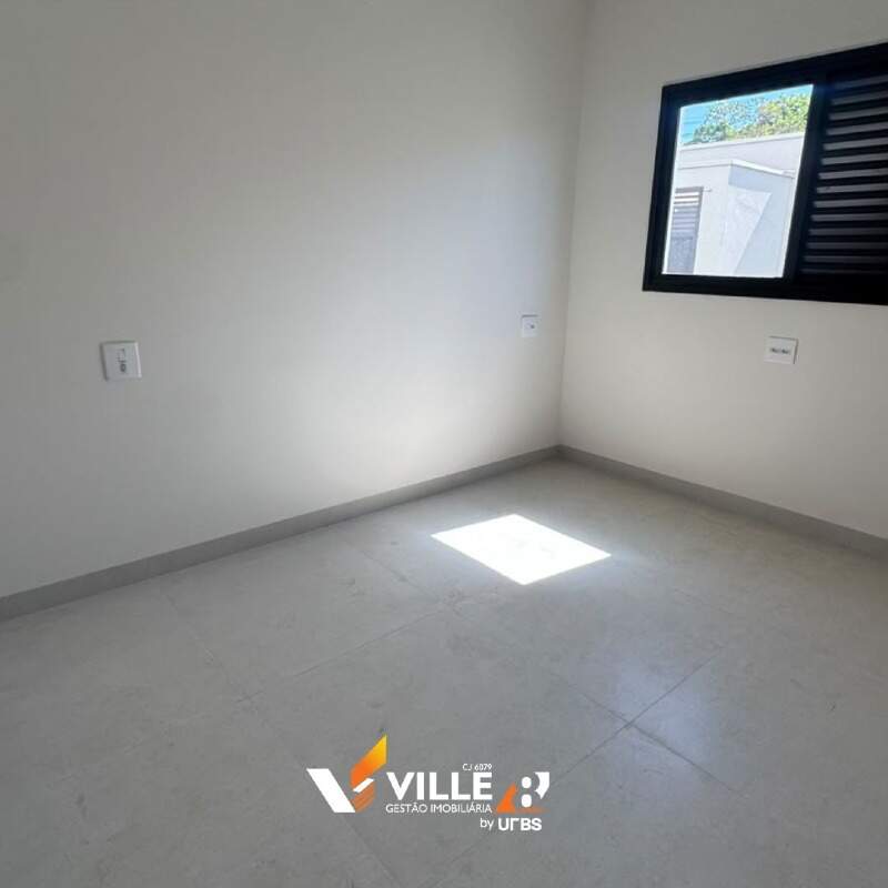 Apartamento à venda no Guilhermina Vieira Chaer: 