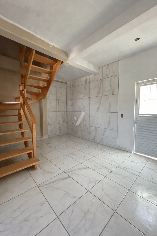 Sobrado à venda no Cohab B: 