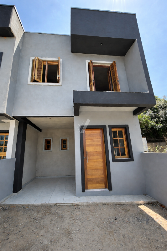 Sobrado à venda no Cohab B: 