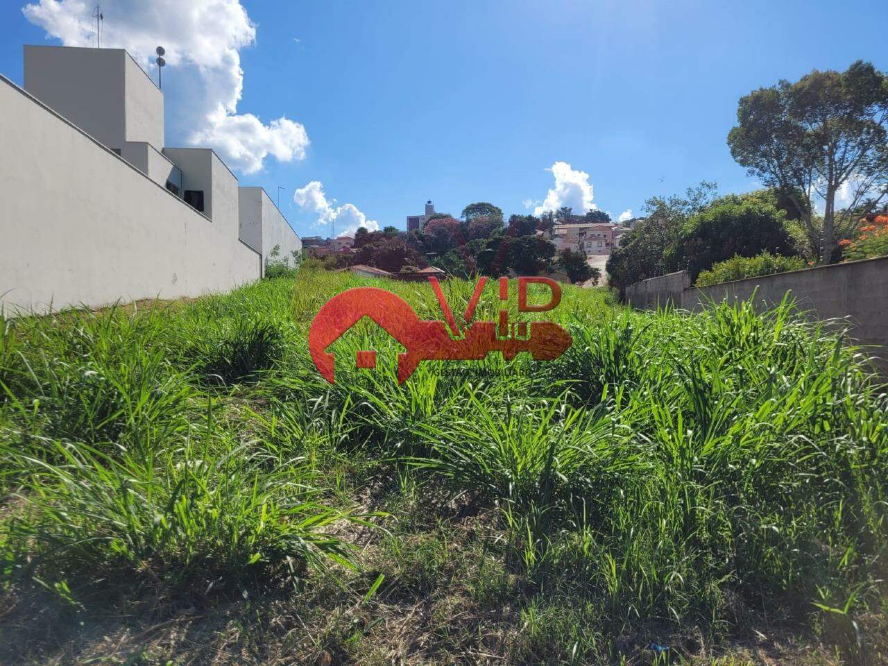 Terreno à venda no Jardim Santa Tereza: 