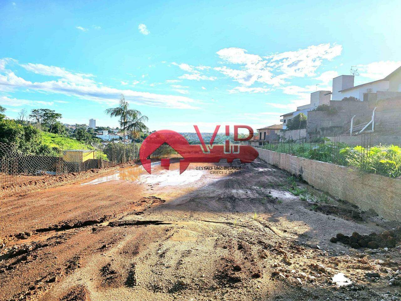 Terreno à venda no Chácara Lasmar: 