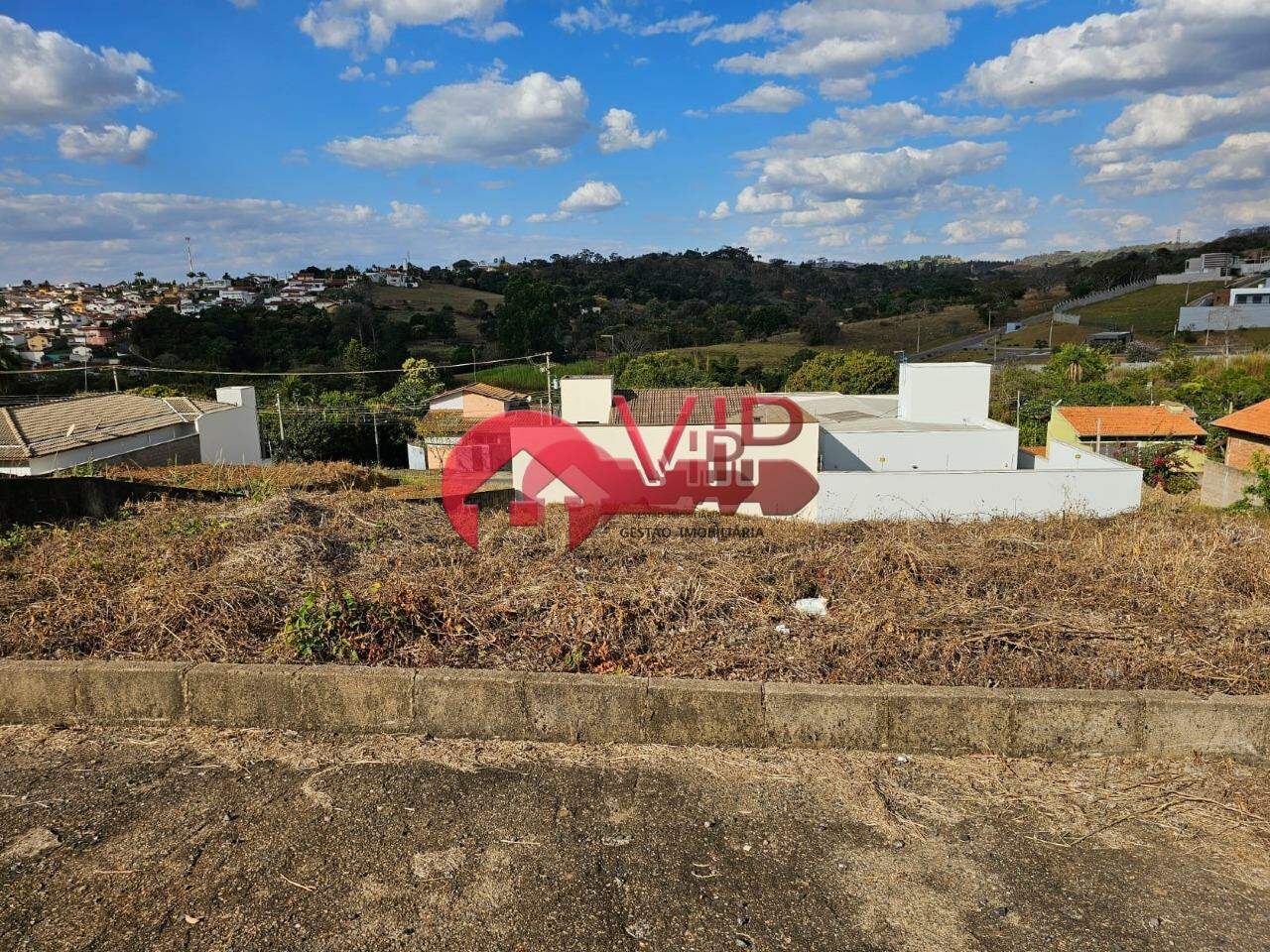 Terreno à venda no Jardim Algenor Taddei: 