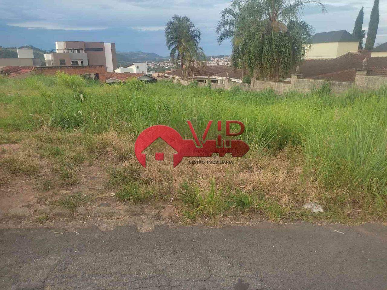 Terreno à venda no Colinas de São José: 