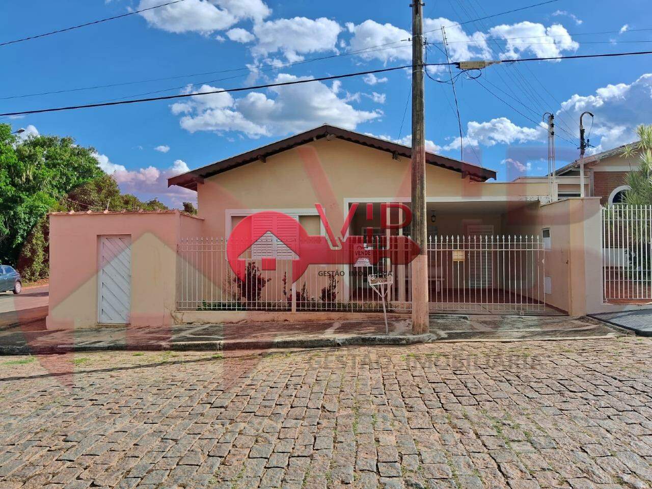 Casa à venda no Centro: 