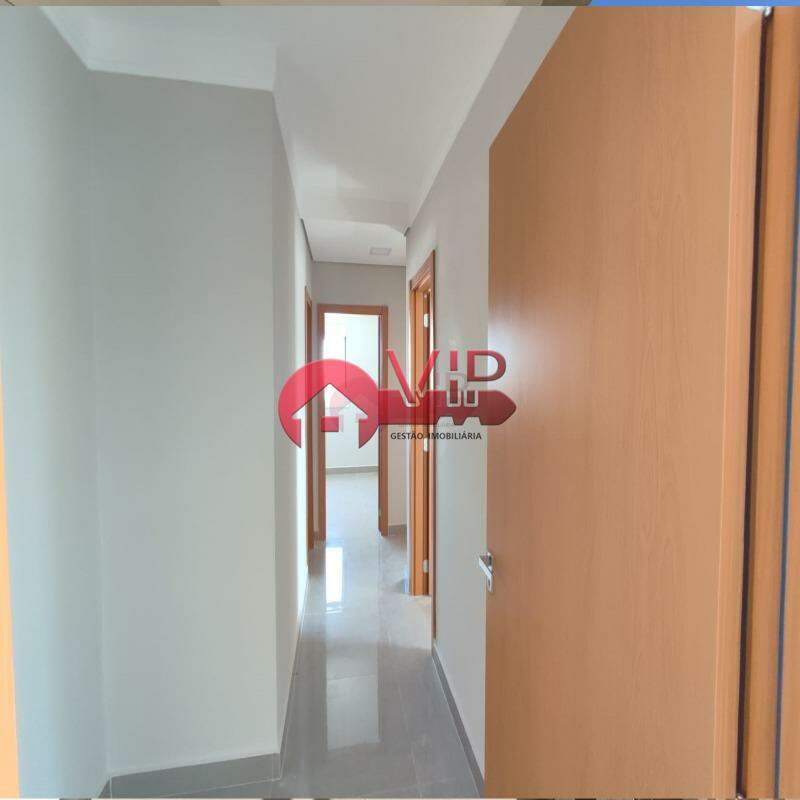 Apartamento para aluguel no Centro: corredor dos dormitórios