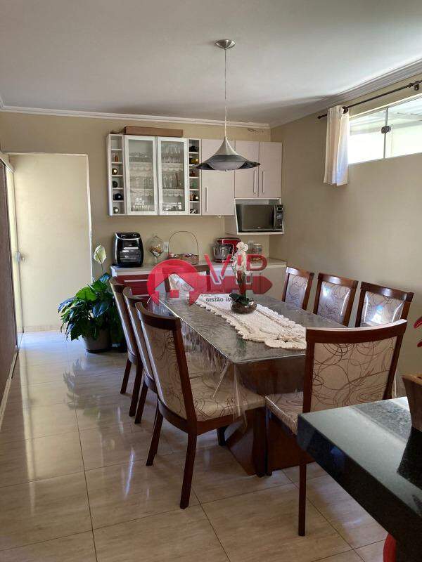 Casa à venda no Centro: 