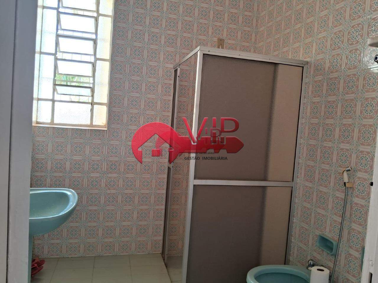 Casa à venda no Centro: Banheiro social