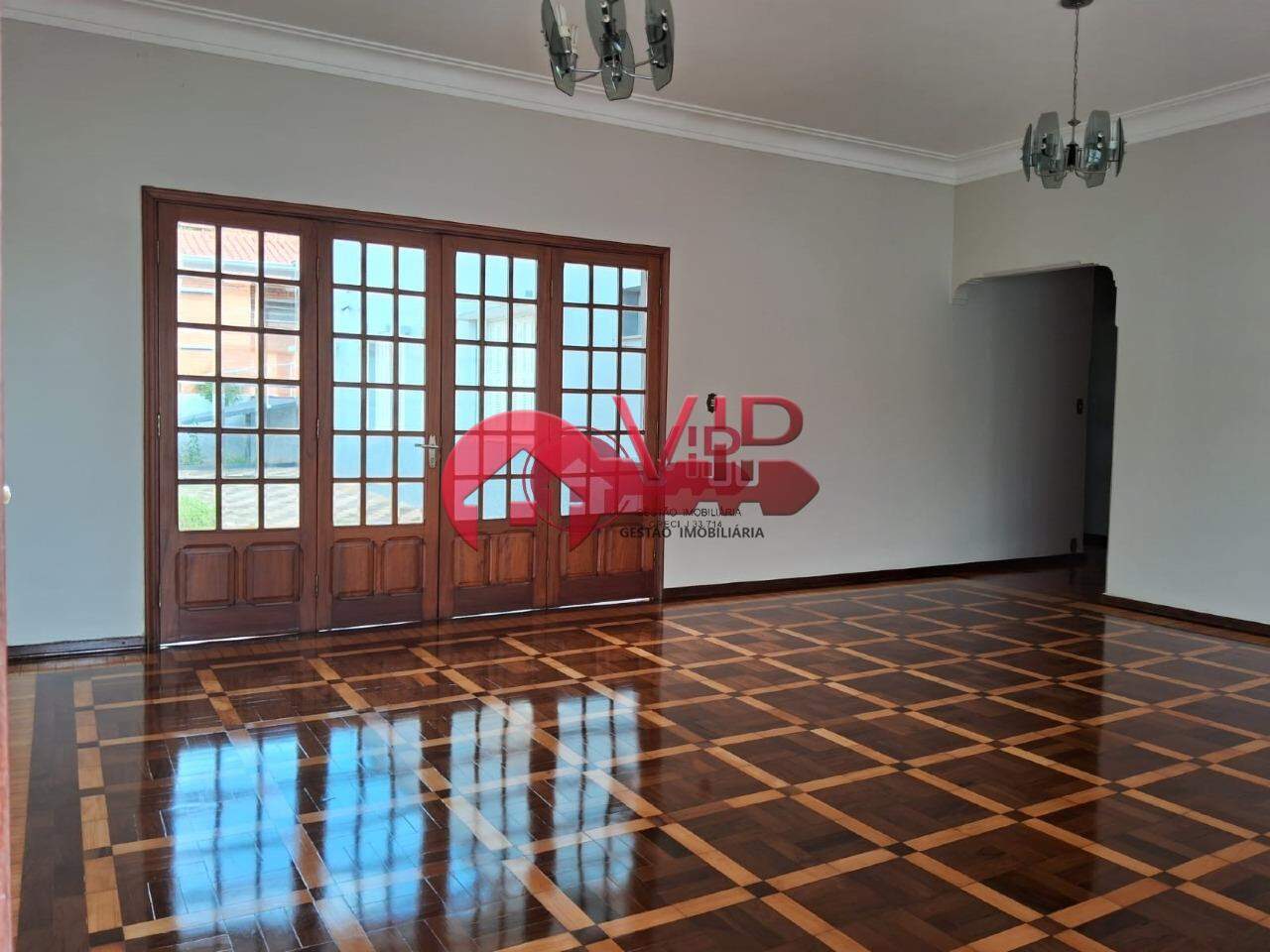 Casa à venda no Centro: 