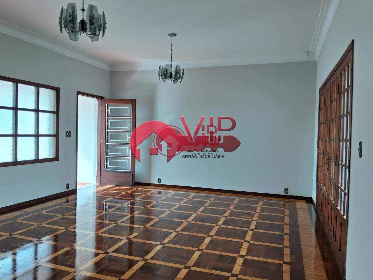 Casa à venda no Centro: 