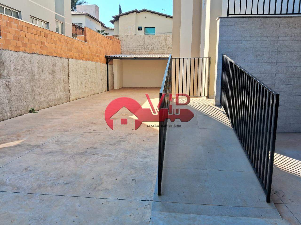 Apartamento à venda no Jardim das Hortências: Entrada