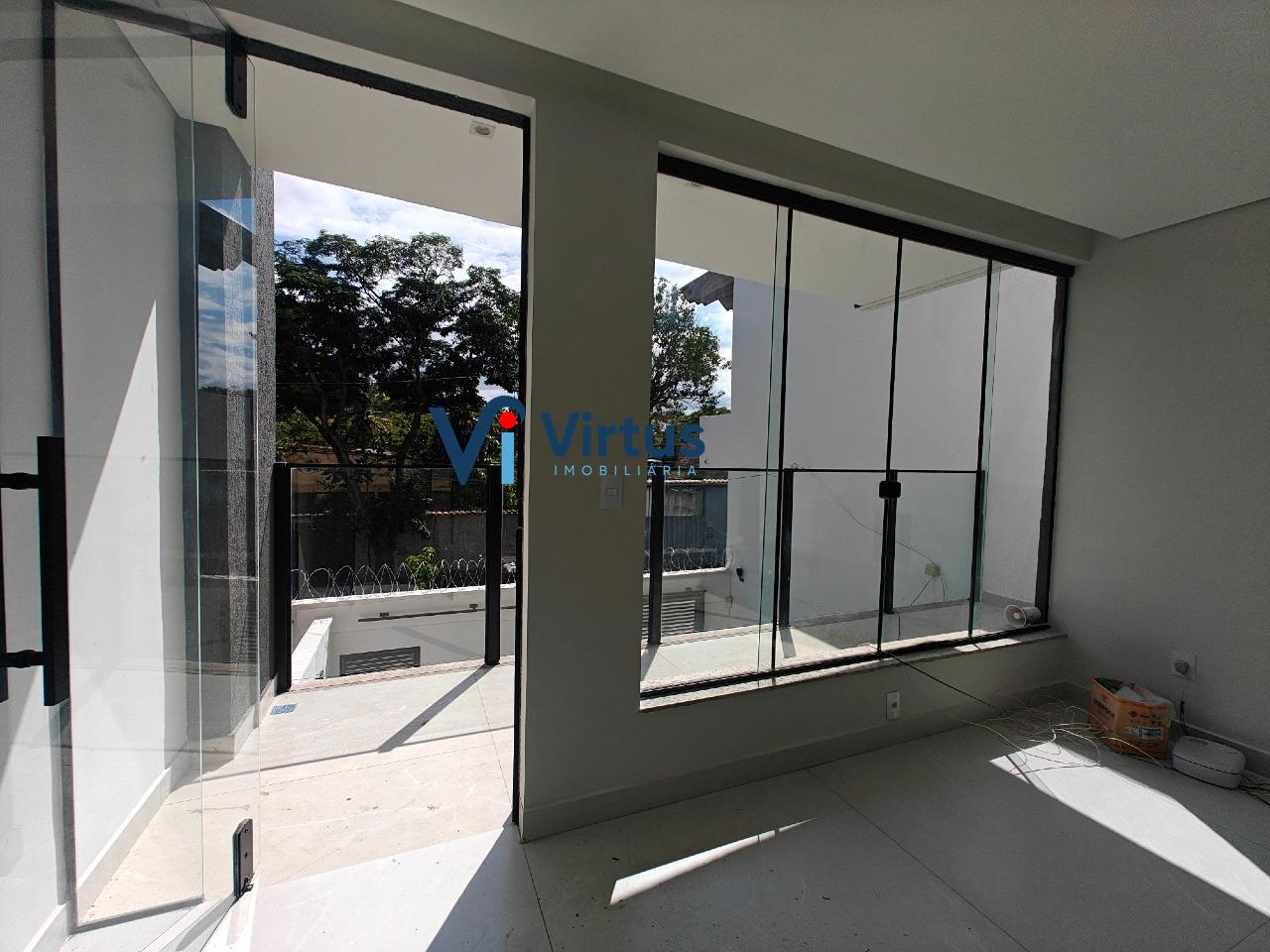 Casa Duplex à venda no Planalto: 