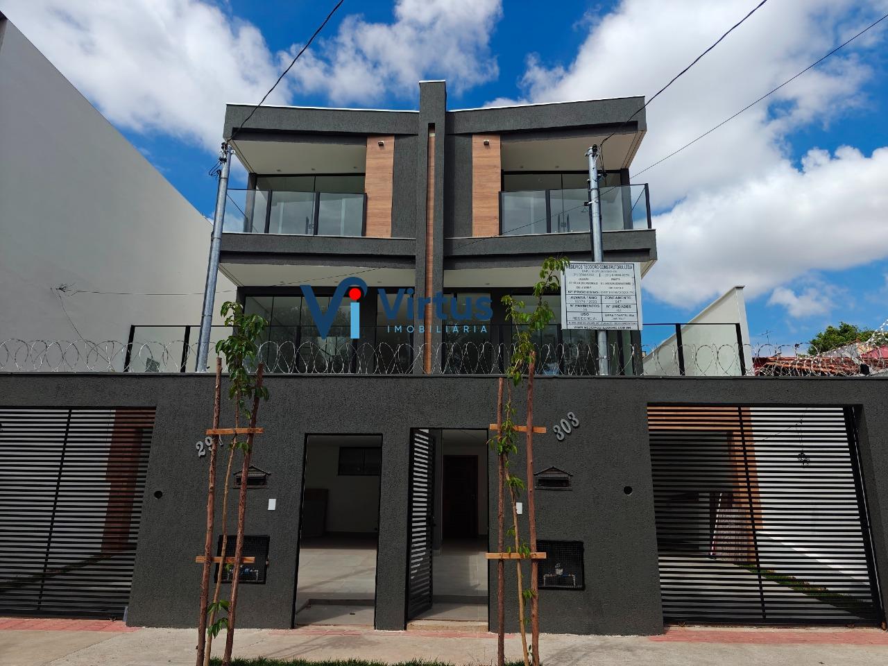 Casa Duplex à venda no Planalto: 