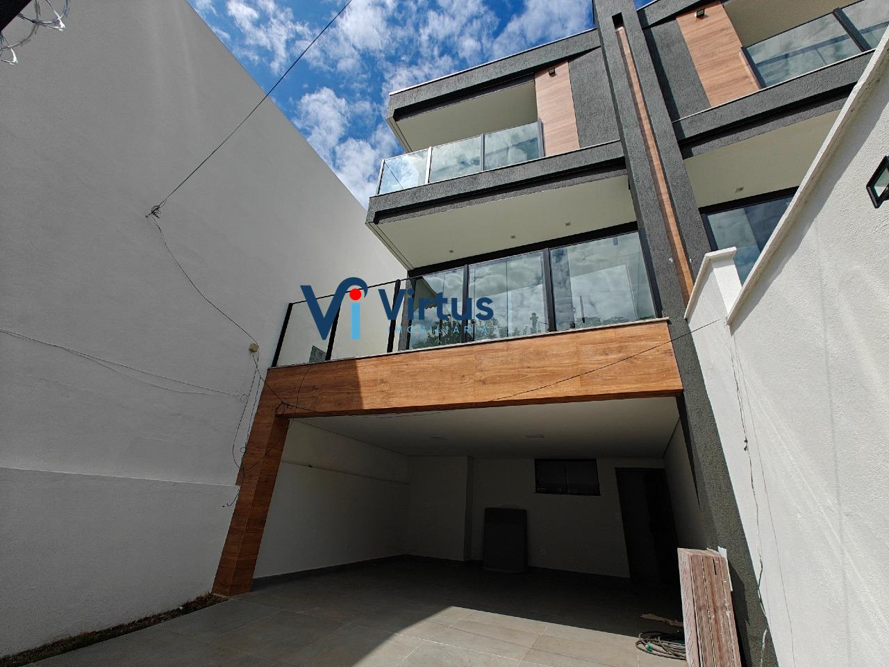 Casa Duplex à venda no Planalto: 