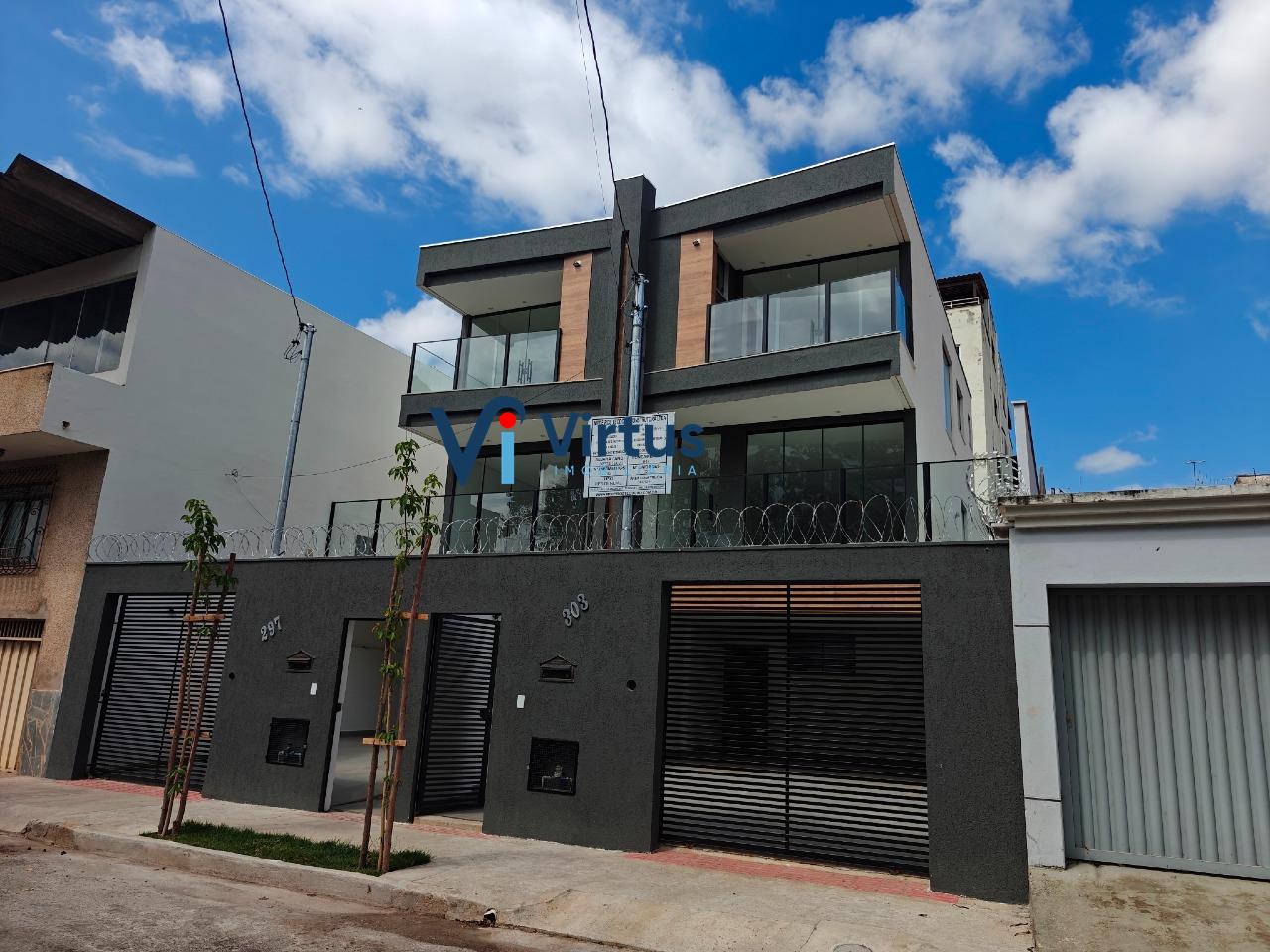 Casa Duplex à venda no Planalto: 