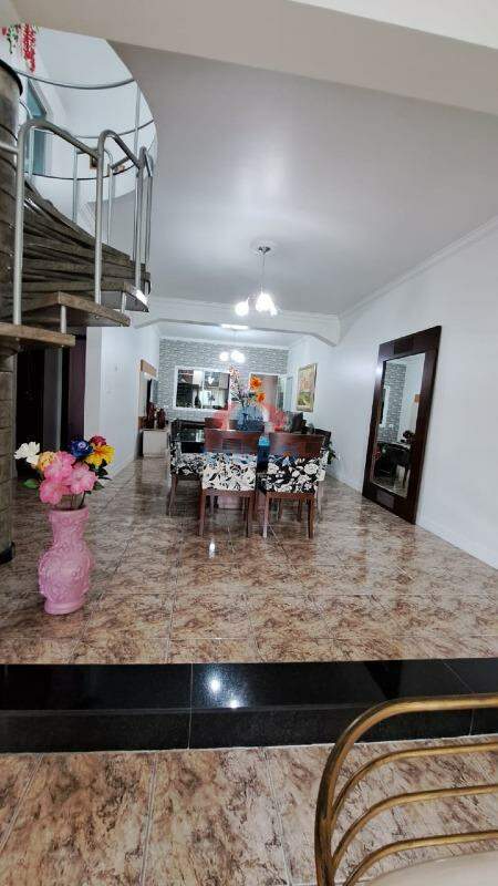 Casa - Sobrado à venda no Jardim Regina: 