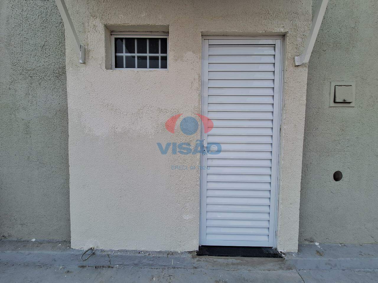 Apartamento - Kitnet para aluguel no Vila Brizolla: Fachada