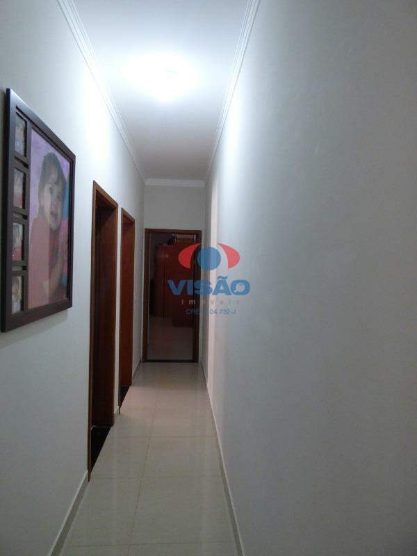 Casa à venda no Residencial Monte Verde: corredor