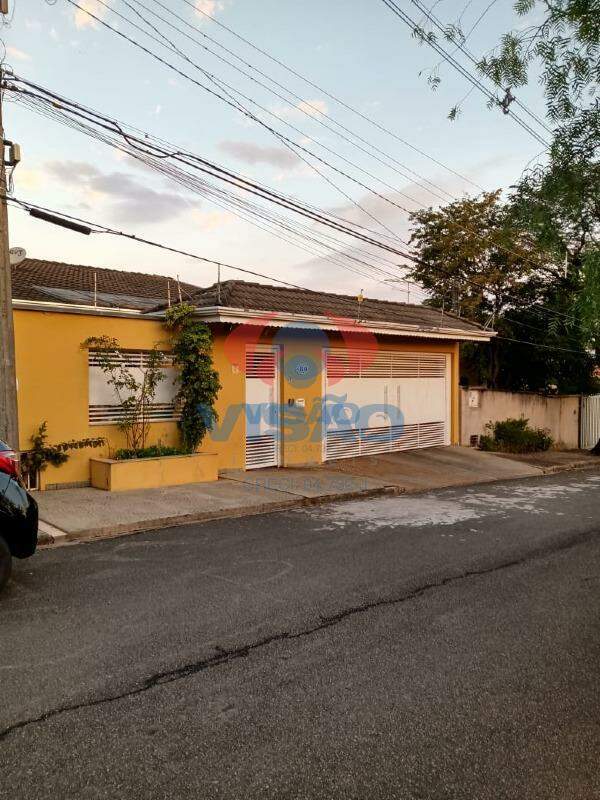 Casa à venda no Jardim Santiago: 