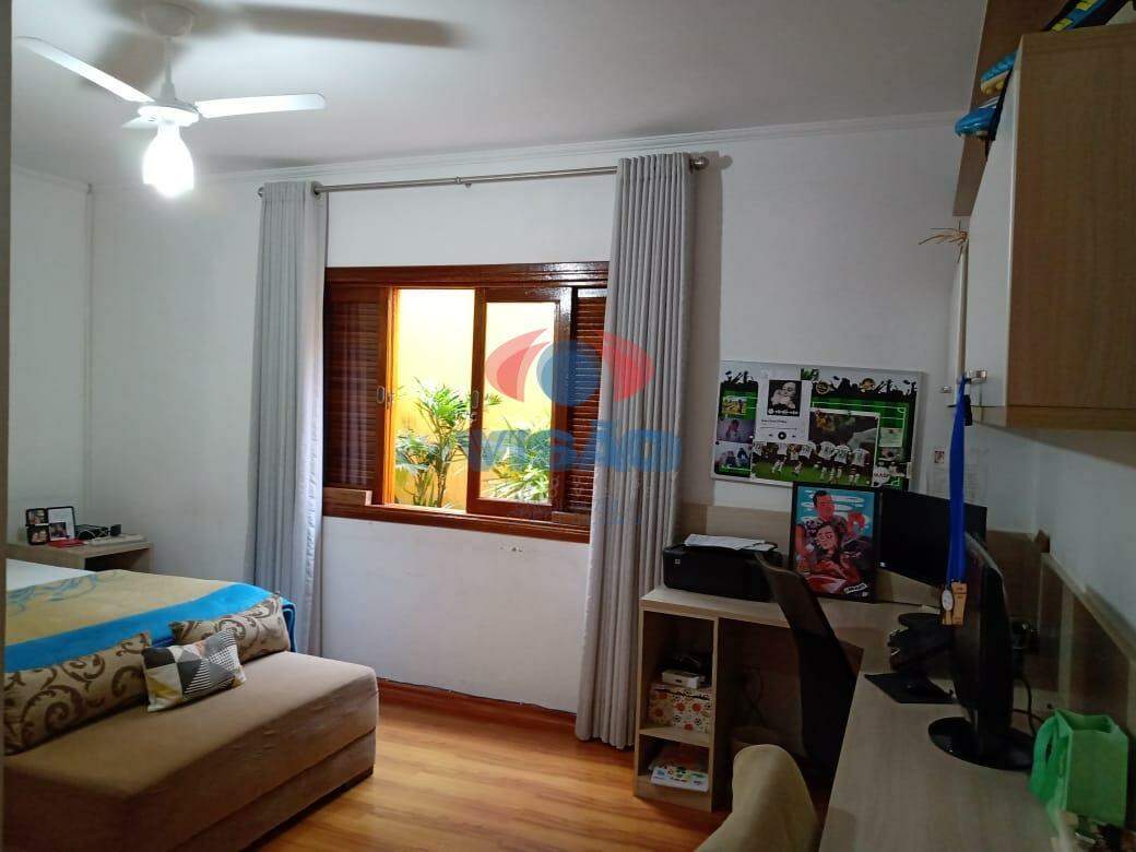 Casa à venda no Jardim Santiago: 