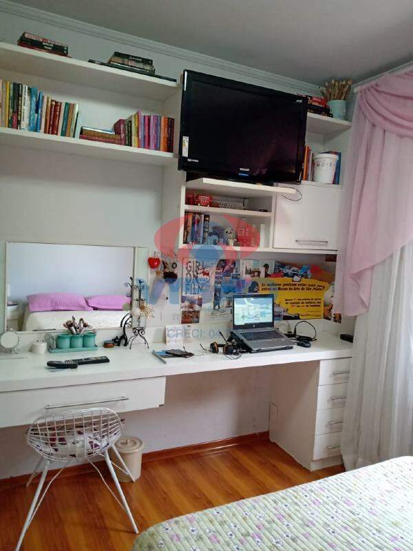 Casa à venda no Jardim Santiago: 