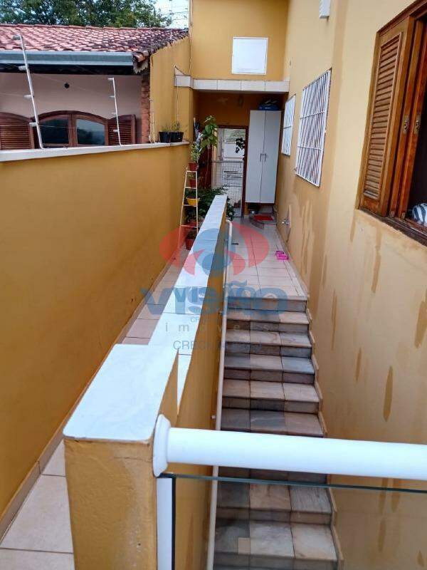 Casa à venda no Jardim Santiago: 