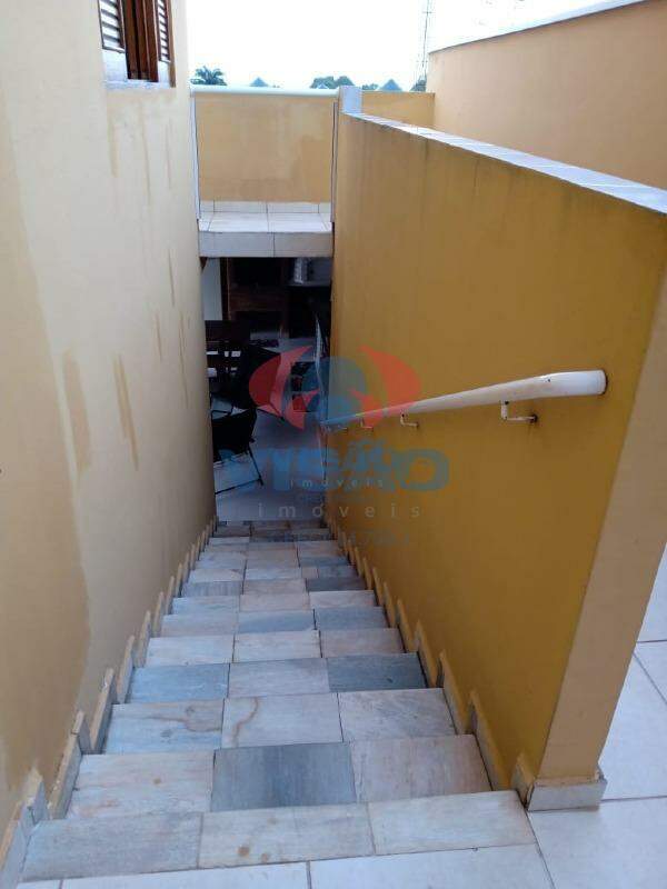 Casa à venda no Jardim Santiago: 