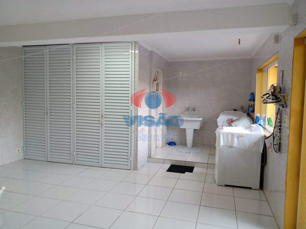 Casa à venda no Jardim Santiago: 