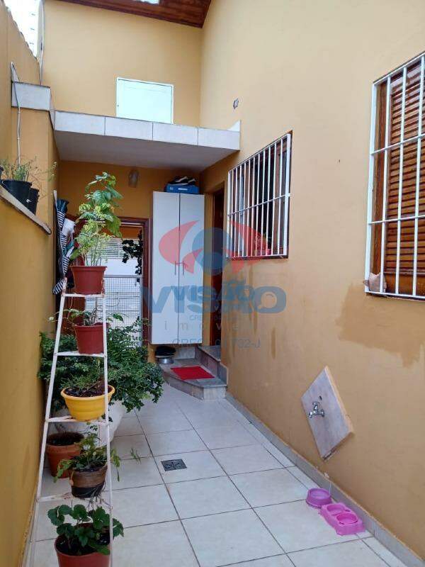 Casa à venda no Jardim Santiago: 