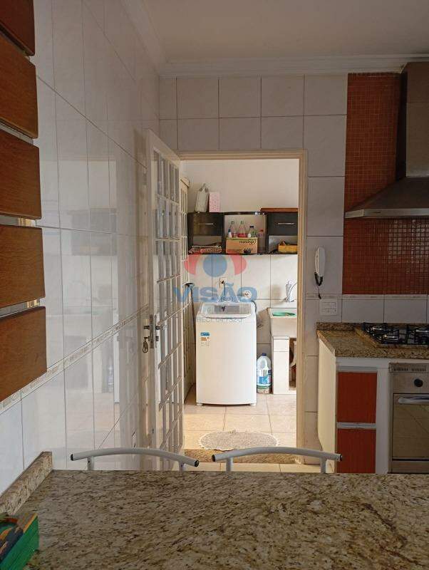 Casa - Sobrado à venda no Jardim Sevilha: Área de Serviço