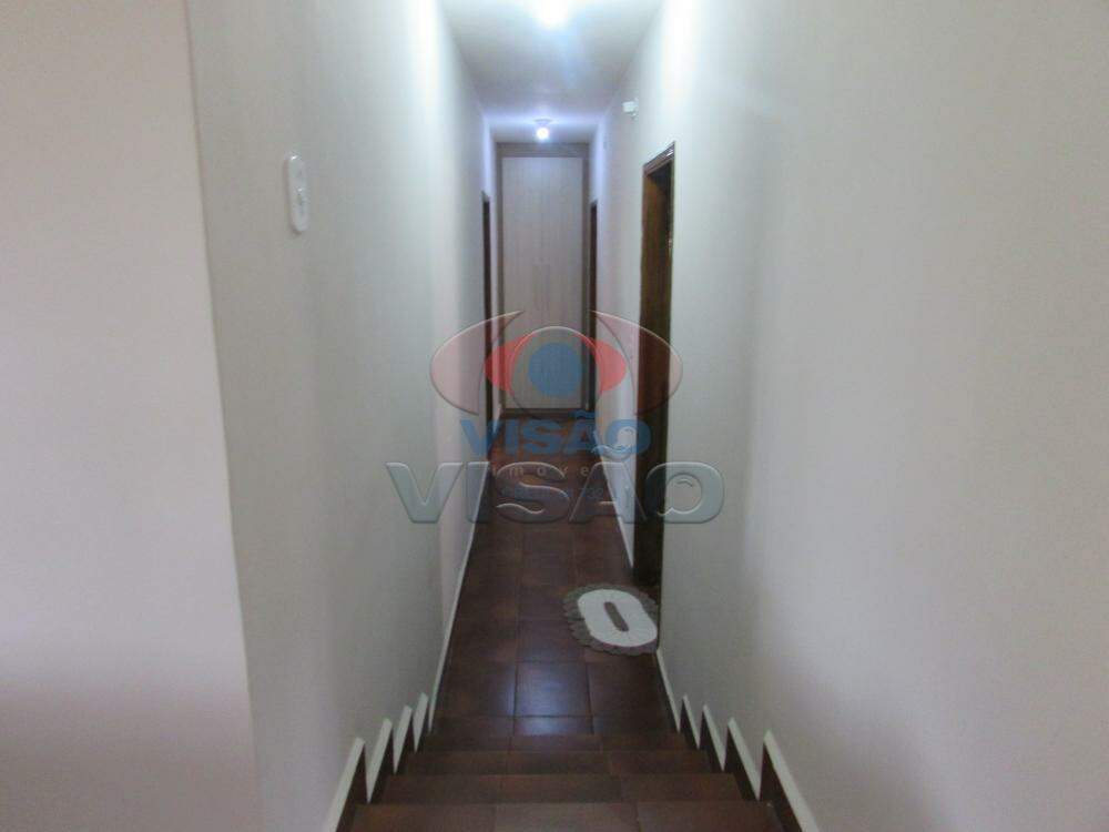 Casa em condomínio à venda no Chácara Belvedere: Corredor