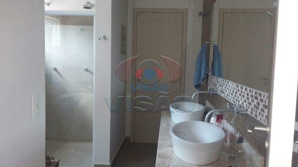 Casa em condomínio à venda no Chácara Areal: Banheiro