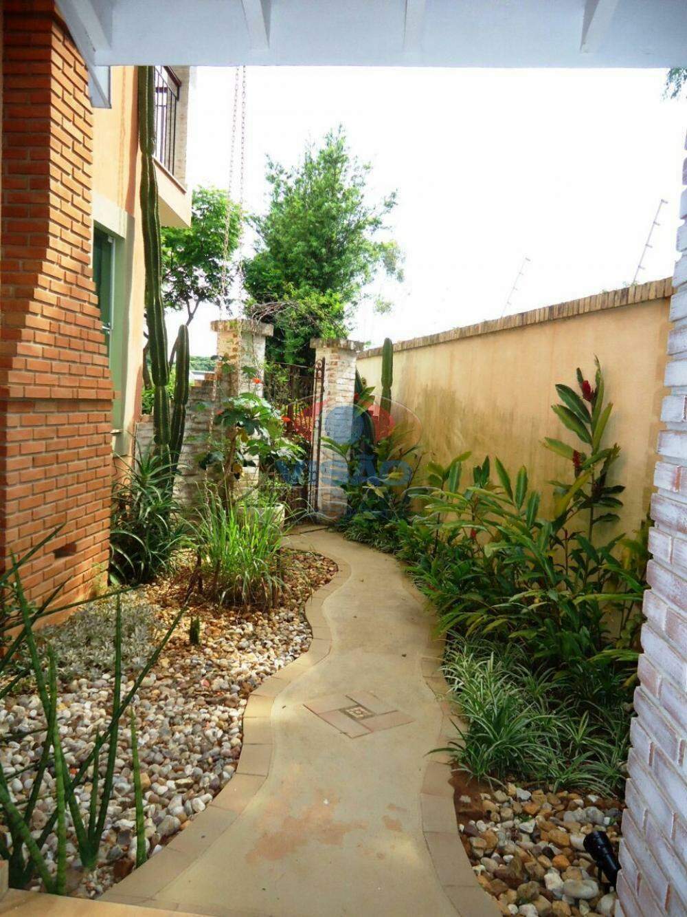 Casa em condomínio à venda no Chácara Areal: Jardim