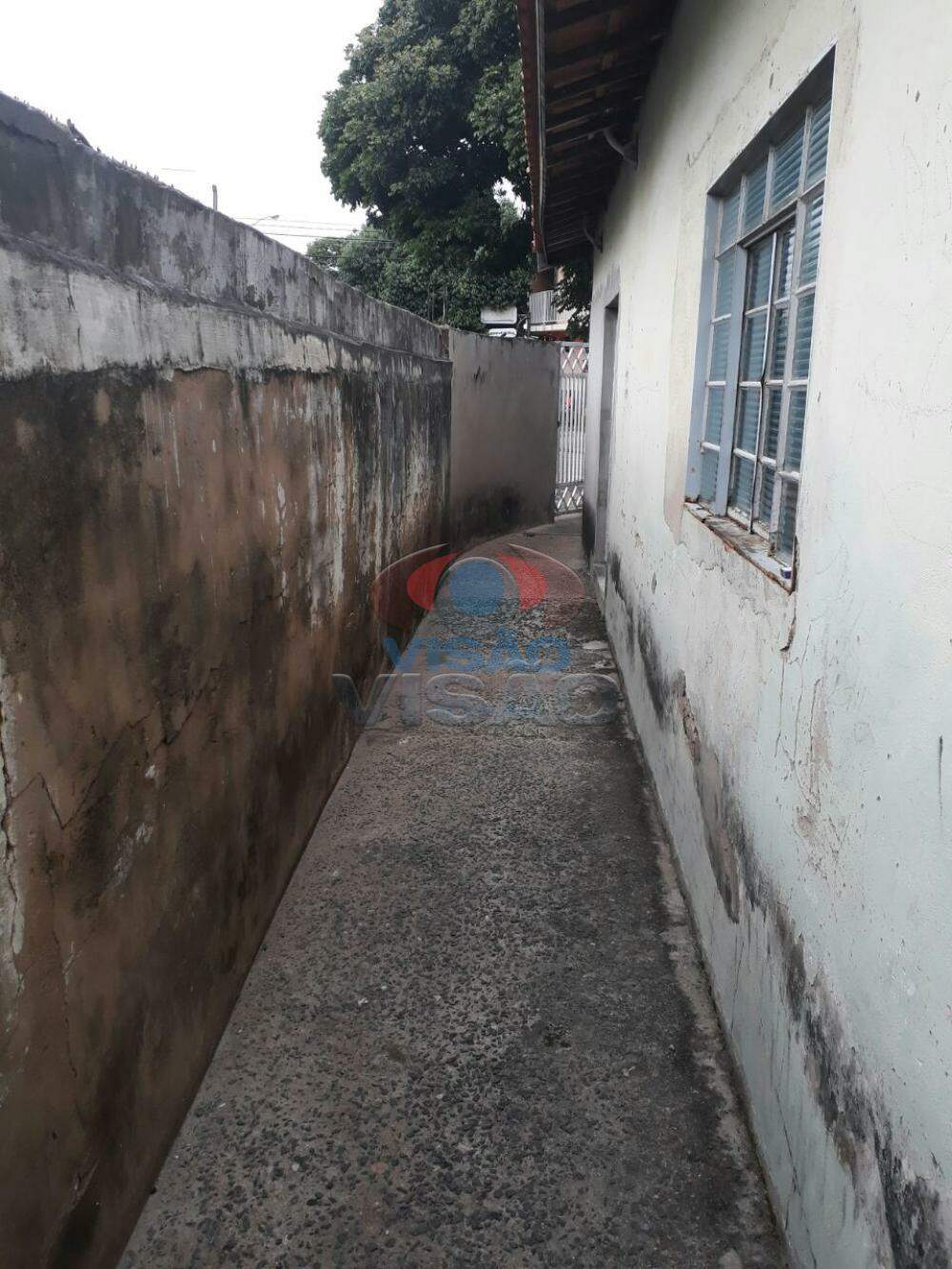 Casa à venda no Jardim Morada do Sol: Corredor Externo