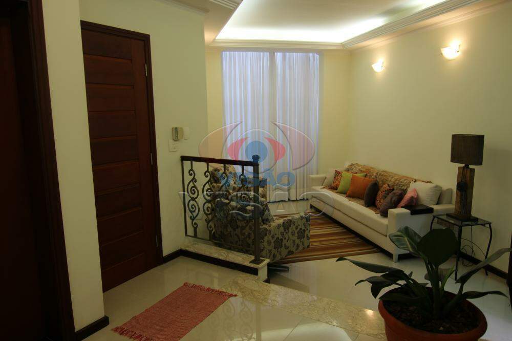 Casa - Sobrado à venda no Jardim Regina: Fachada