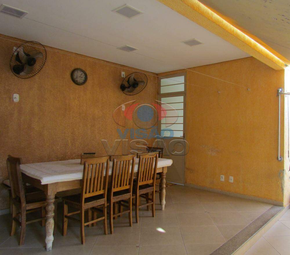 Casa à venda no Chácara Areal: Varanda