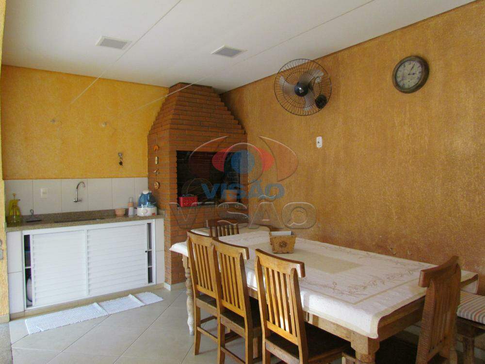Casa à venda no Chácara Areal: Varanda / churrasqueira