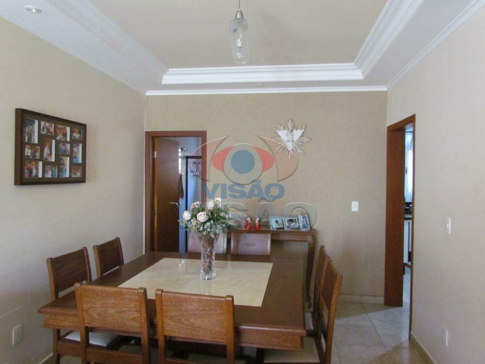 Casa em condomínio à venda no Portal das Acácias: 