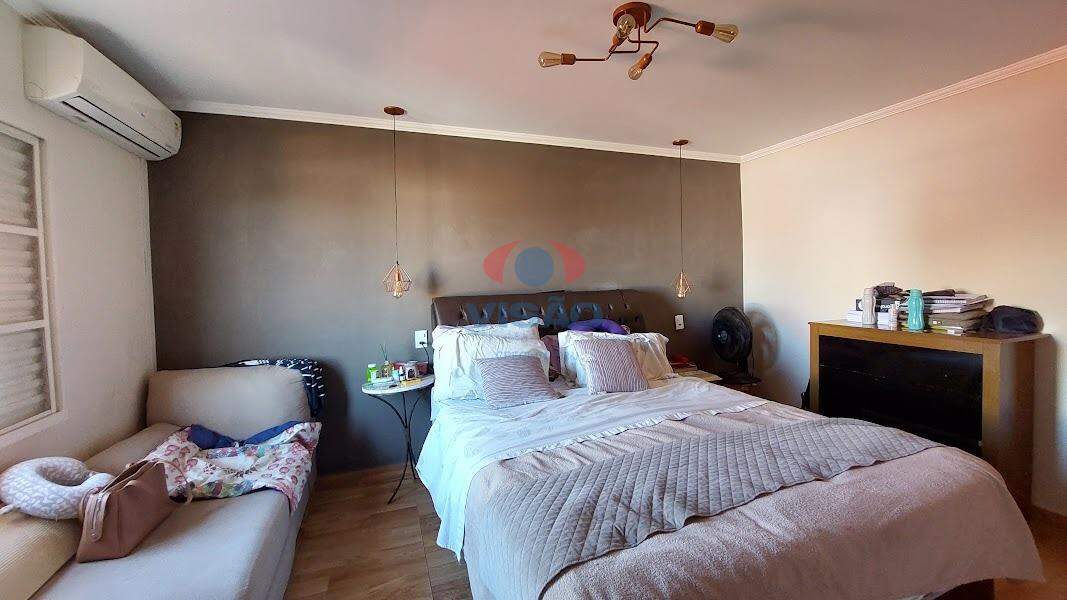 Casa - Sobrado à venda no Jardim Sevilha: 