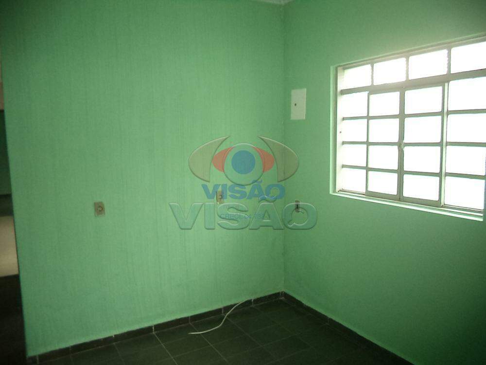 Casa à venda no Jardim Oliveira Camargo:
