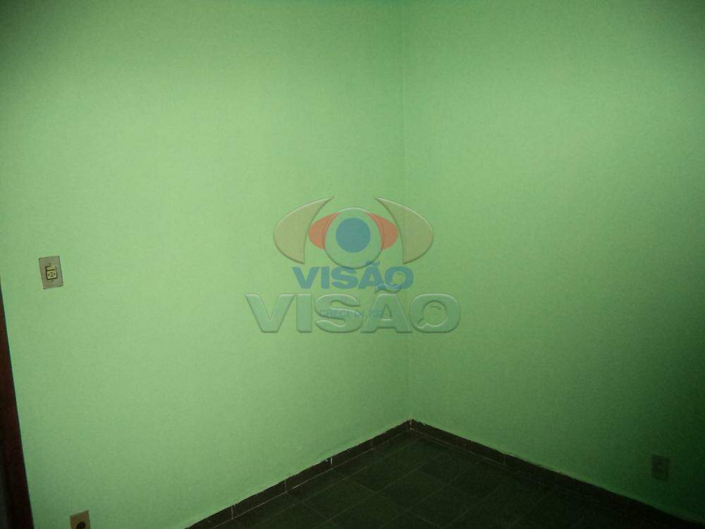 Casa à venda no Jardim Oliveira Camargo: