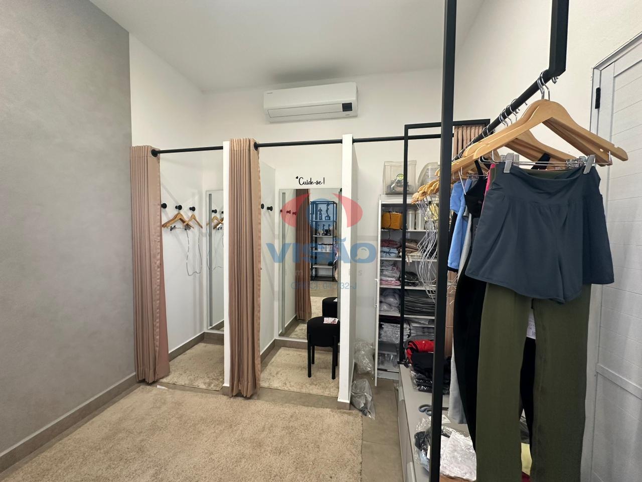 Salão para aluguel no Vila Avai: 