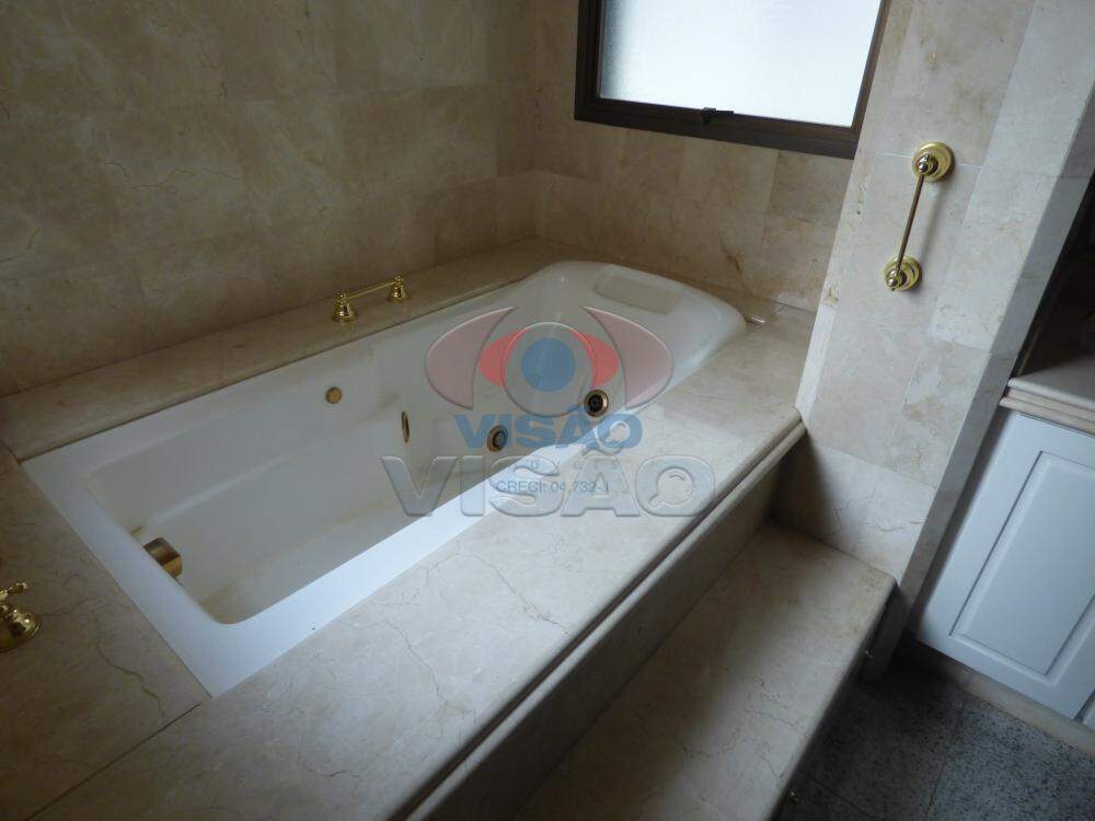 Apartamento à venda no Centro: Banheiro Suíte