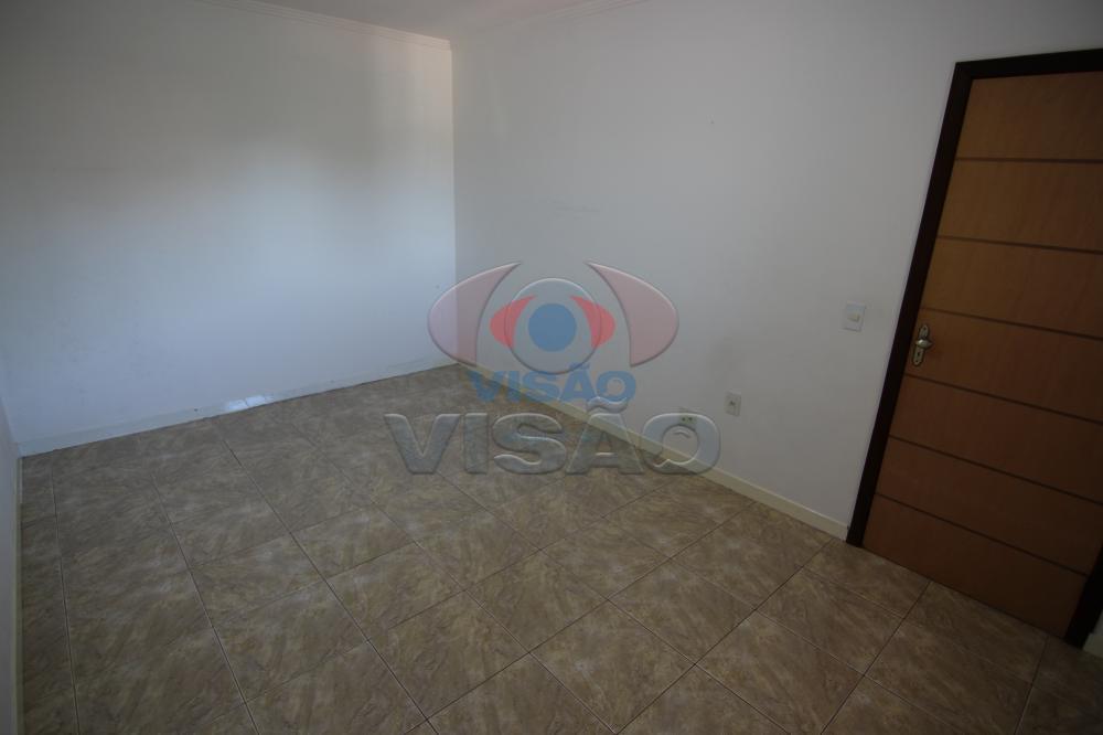 Casa à venda no Jardim Santiago: